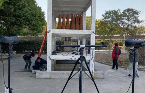 DIC技术用于房屋结构件模拟地震振动特征分析