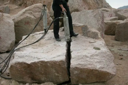 岩石力学特性-DIC测量.png 岩石力学特性-DIC测量.png