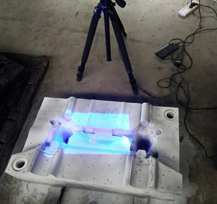 XTOM蓝光三维扫描仪用于模具曲面、孔位尺寸偏差检测.jpg XTOM蓝光三维扫描仪用于模具曲面、孔位尺寸偏差检测.jpg