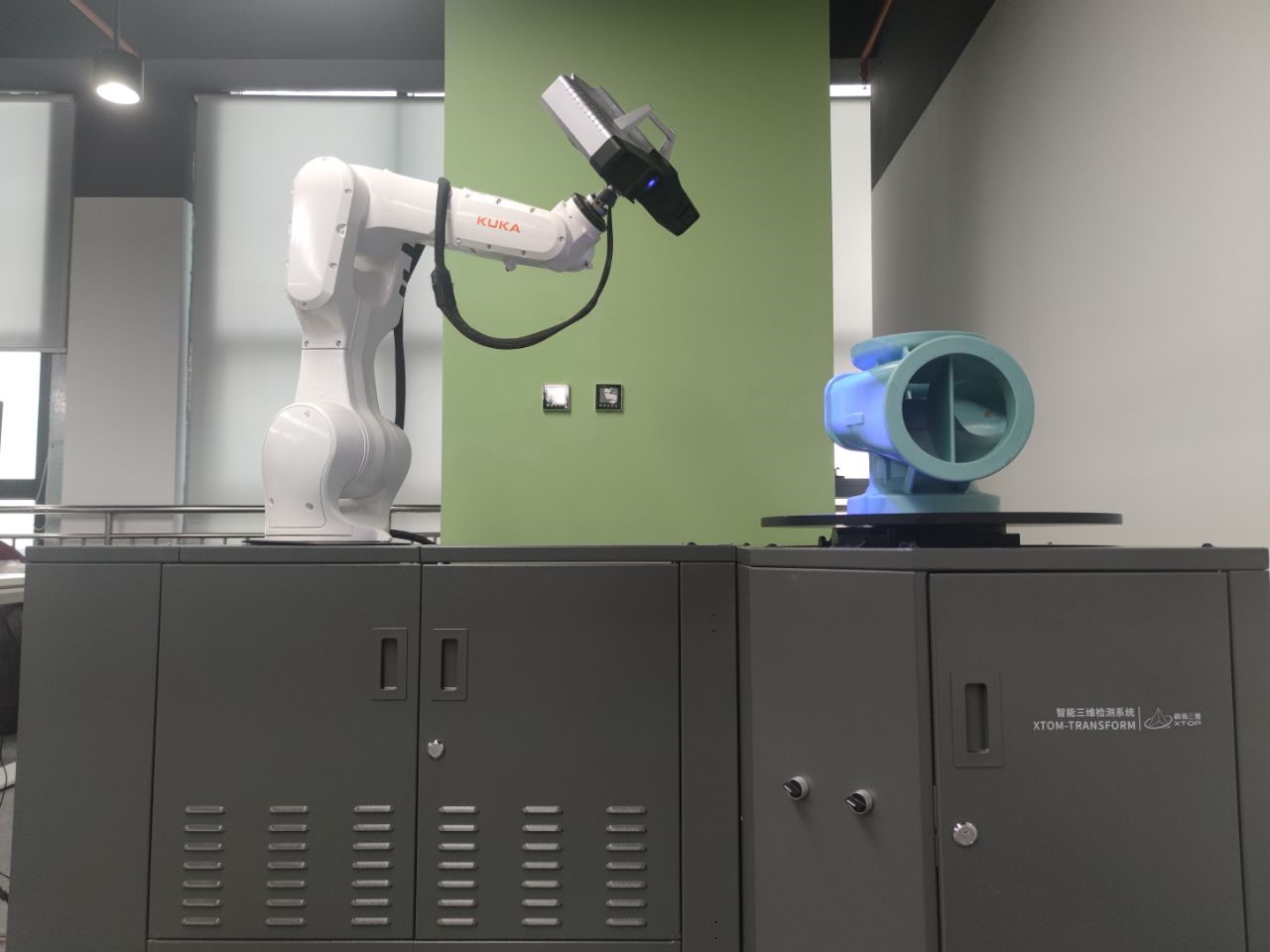 ky体育在线官网XTOM-STATION自动化三维检测中心用于锻铸件自动化3D检测.jpg ky体育在线官网XTOM-STATION自动化三维检测中心用于锻铸件自动化3D检测.jpg