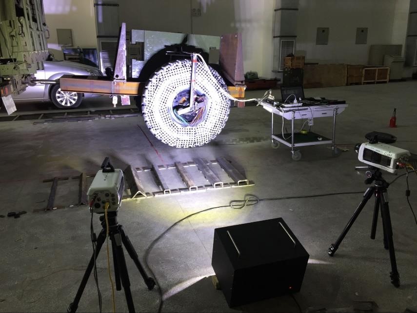 高速DIC测量轮胎瞬态变形.jpg 高速DIC测量轮胎瞬态变形.jpg